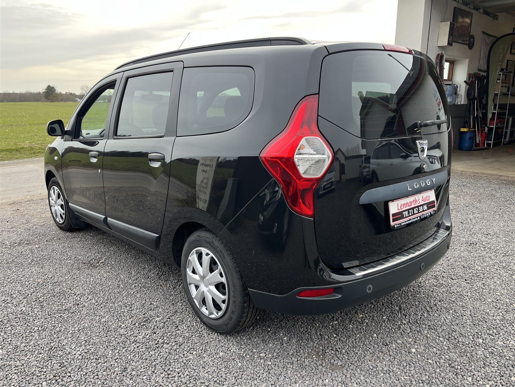 Sort Dacia Lodgy fra 2017