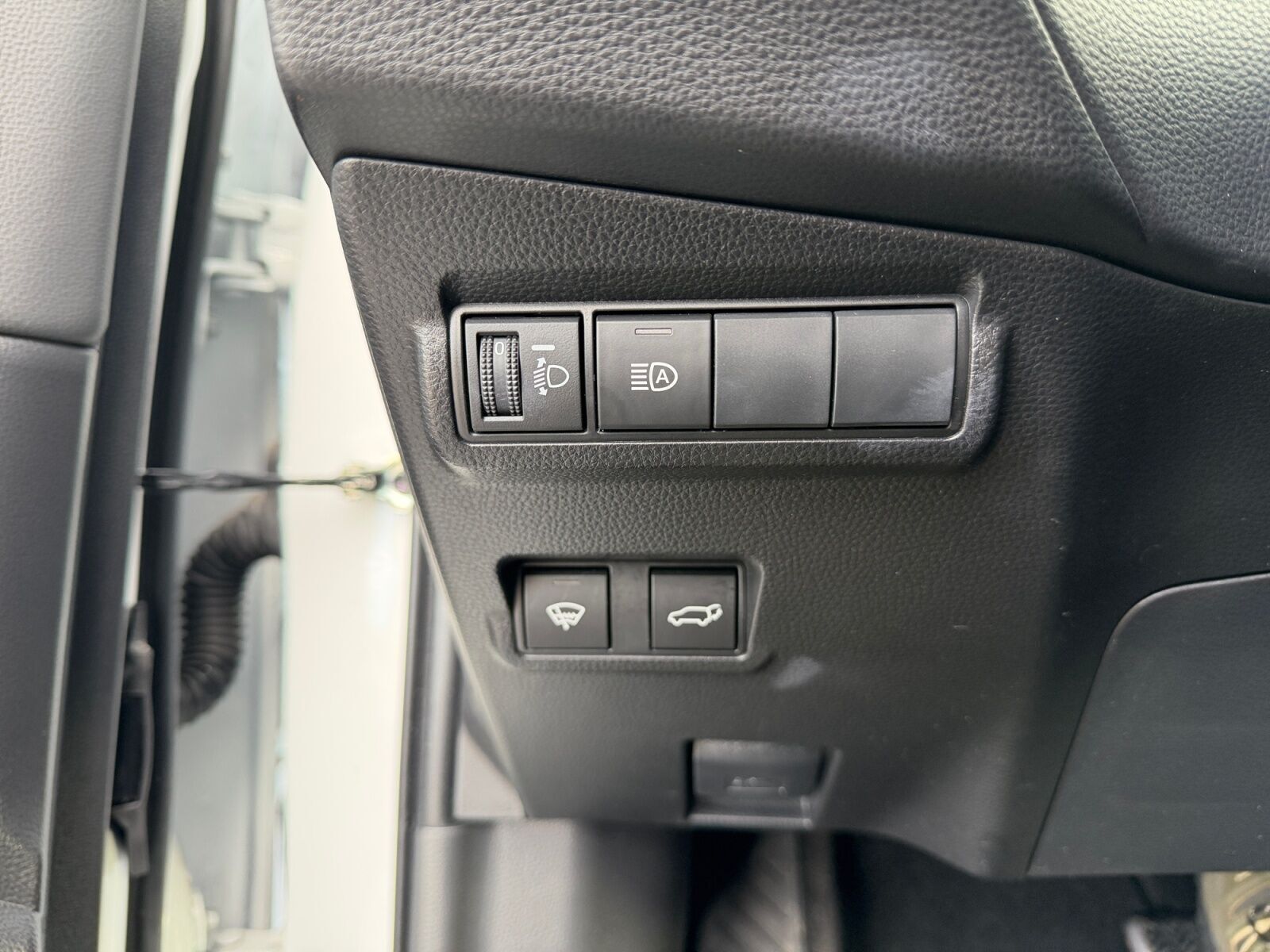 Hvid Toyota Corolla Cross fra 2025