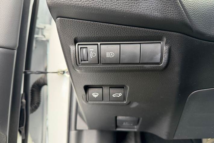 Hvid Toyota Corolla Cross fra 2025