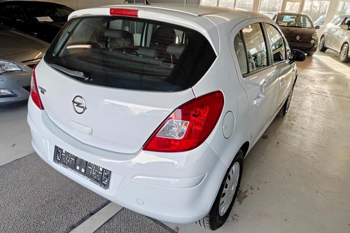 Gul Opel Corsa fra 2015