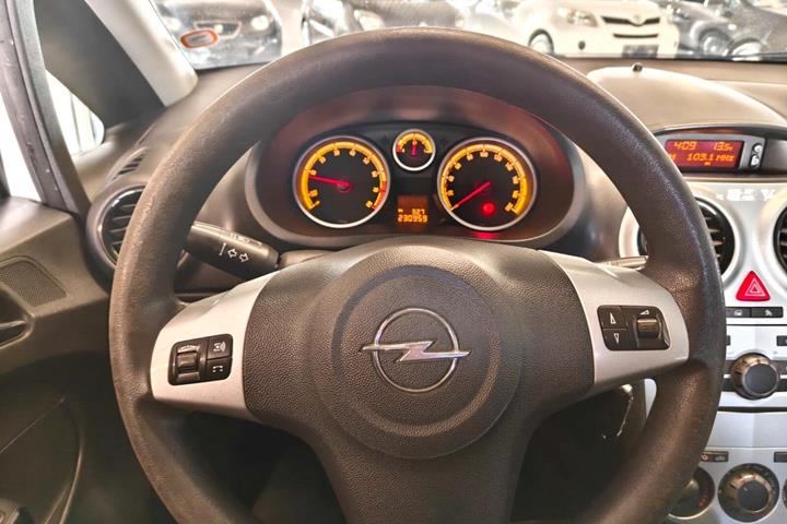 Gul Opel Corsa fra 2015