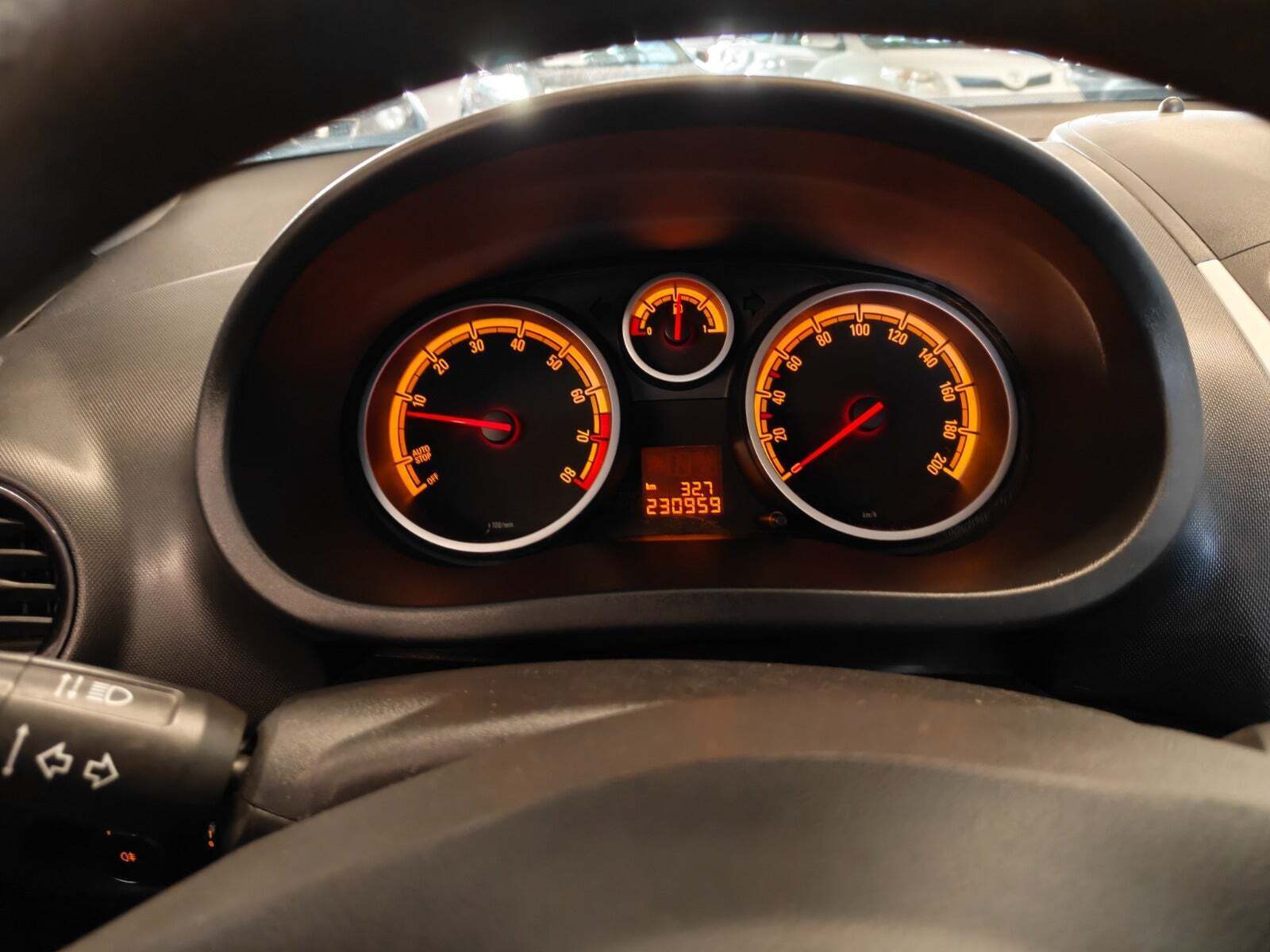 Gul Opel Corsa fra 2015