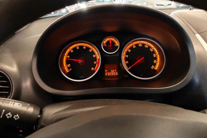 Gul Opel Corsa fra 2015