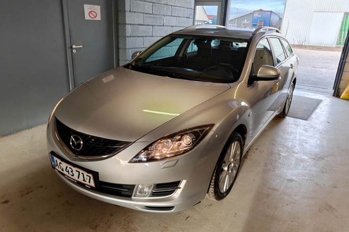 Gul Mazda 6 fra 2010