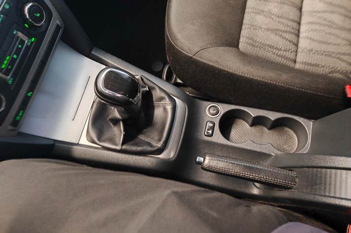 Gul Skoda Octavia fra 2013