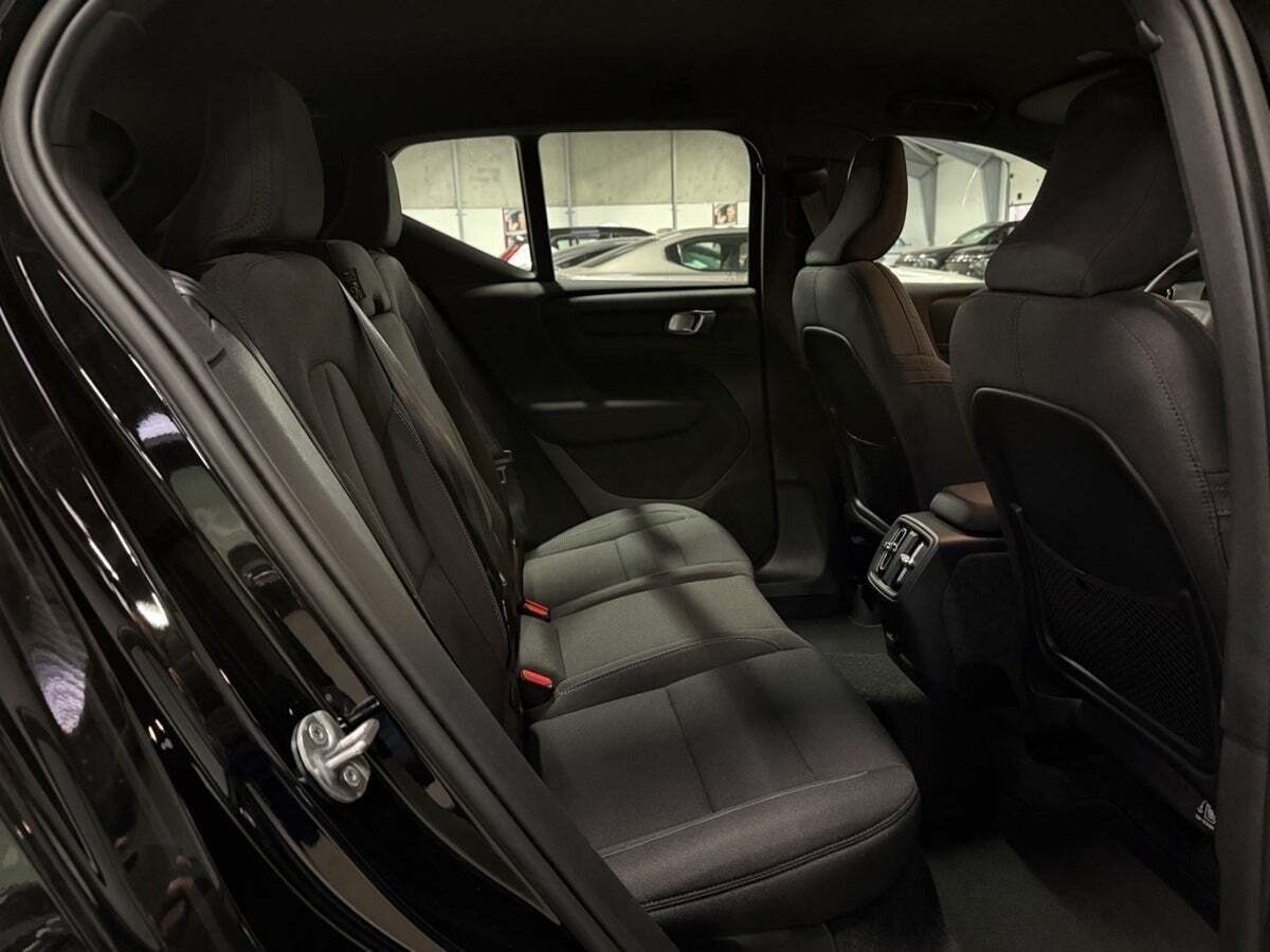 Sort Volvo XC40 fra 2023