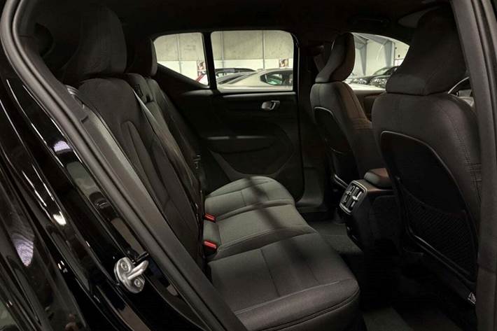 Sort Volvo XC40 fra 2023