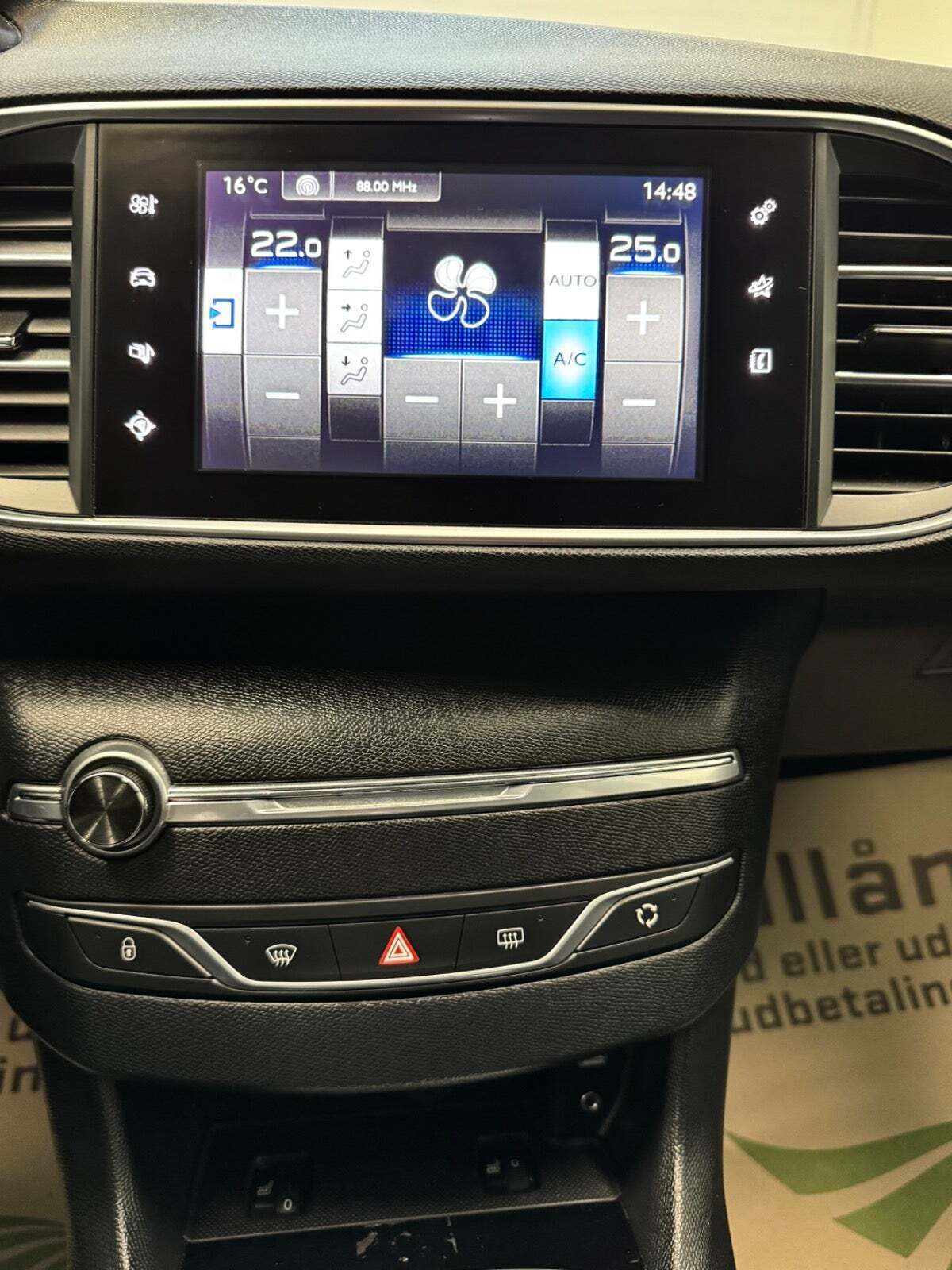 Hvid Peugeot 308 fra 2015