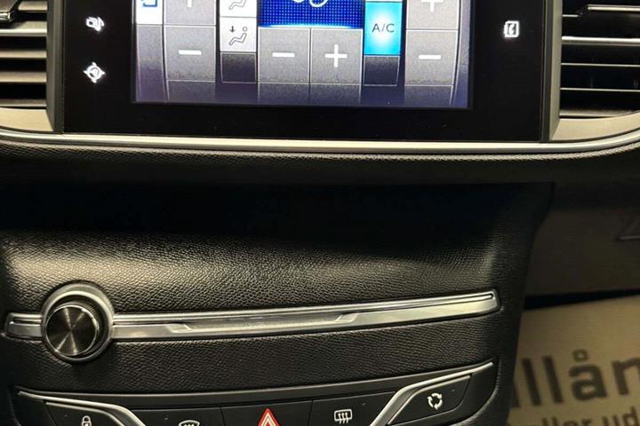 Hvid Peugeot 308 fra 2015