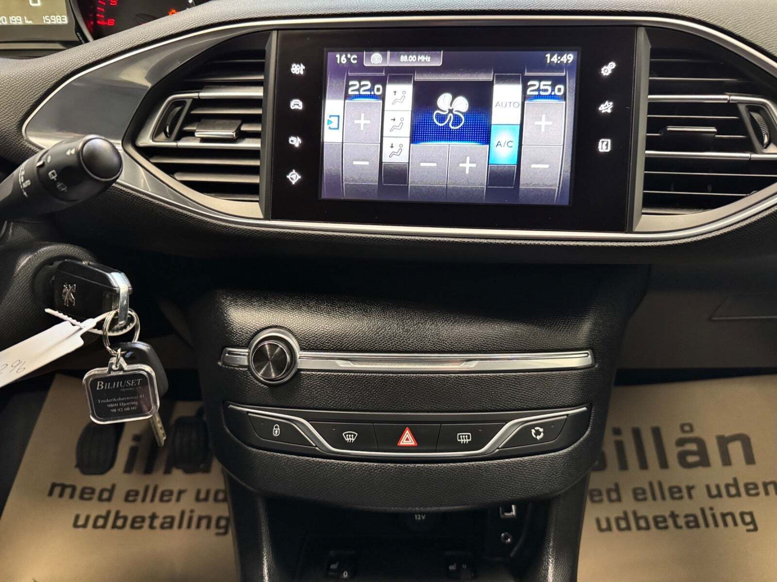 Hvid Peugeot 308 fra 2015