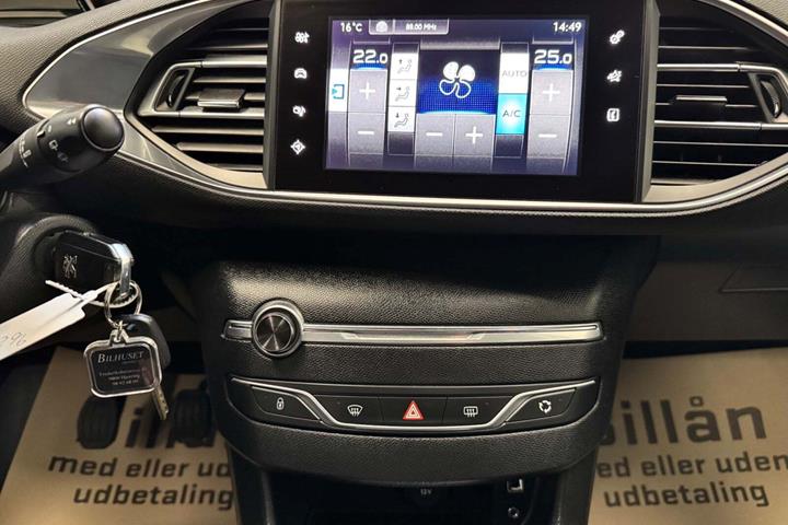 Hvid Peugeot 308 fra 2015