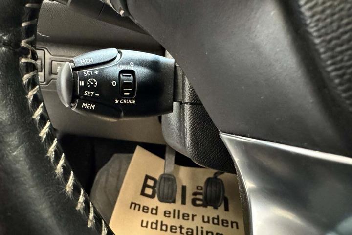 Hvid Peugeot 308 fra 2015