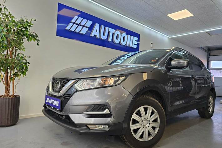 Grå Nissan Qashqai fra 2018