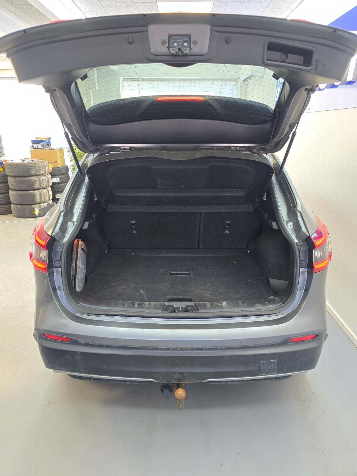 Grå Nissan Qashqai fra 2018