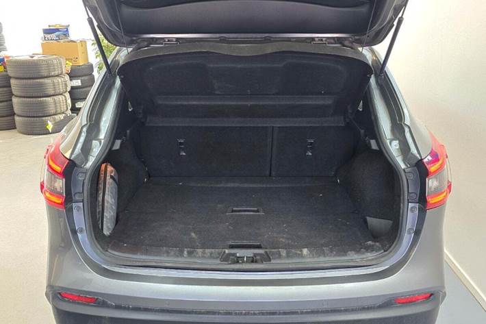 Grå Nissan Qashqai fra 2018