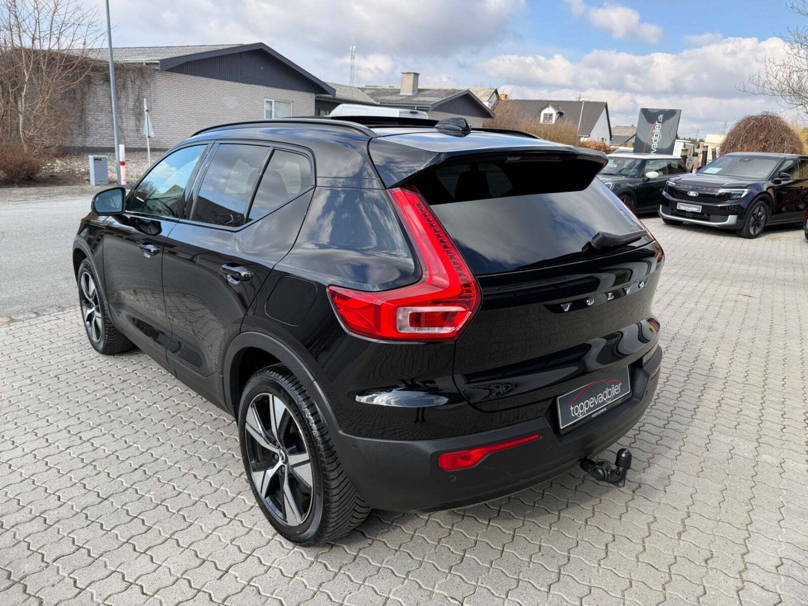 Sort Volvo XC40 fra 2022