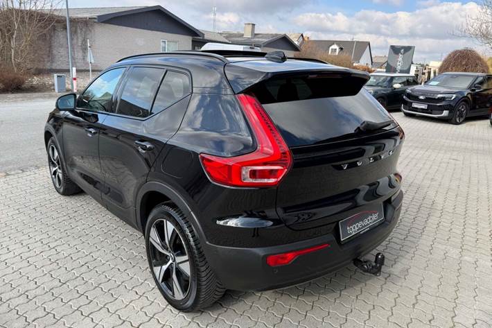 Sort Volvo XC40 fra 2022