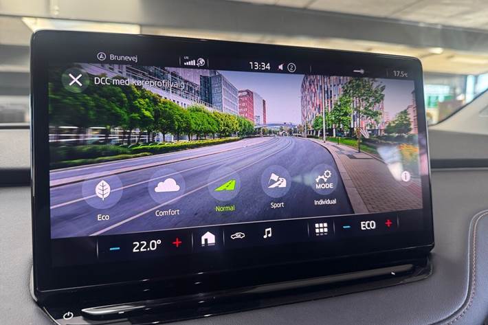 Blå Skoda Enyaq fra 2022