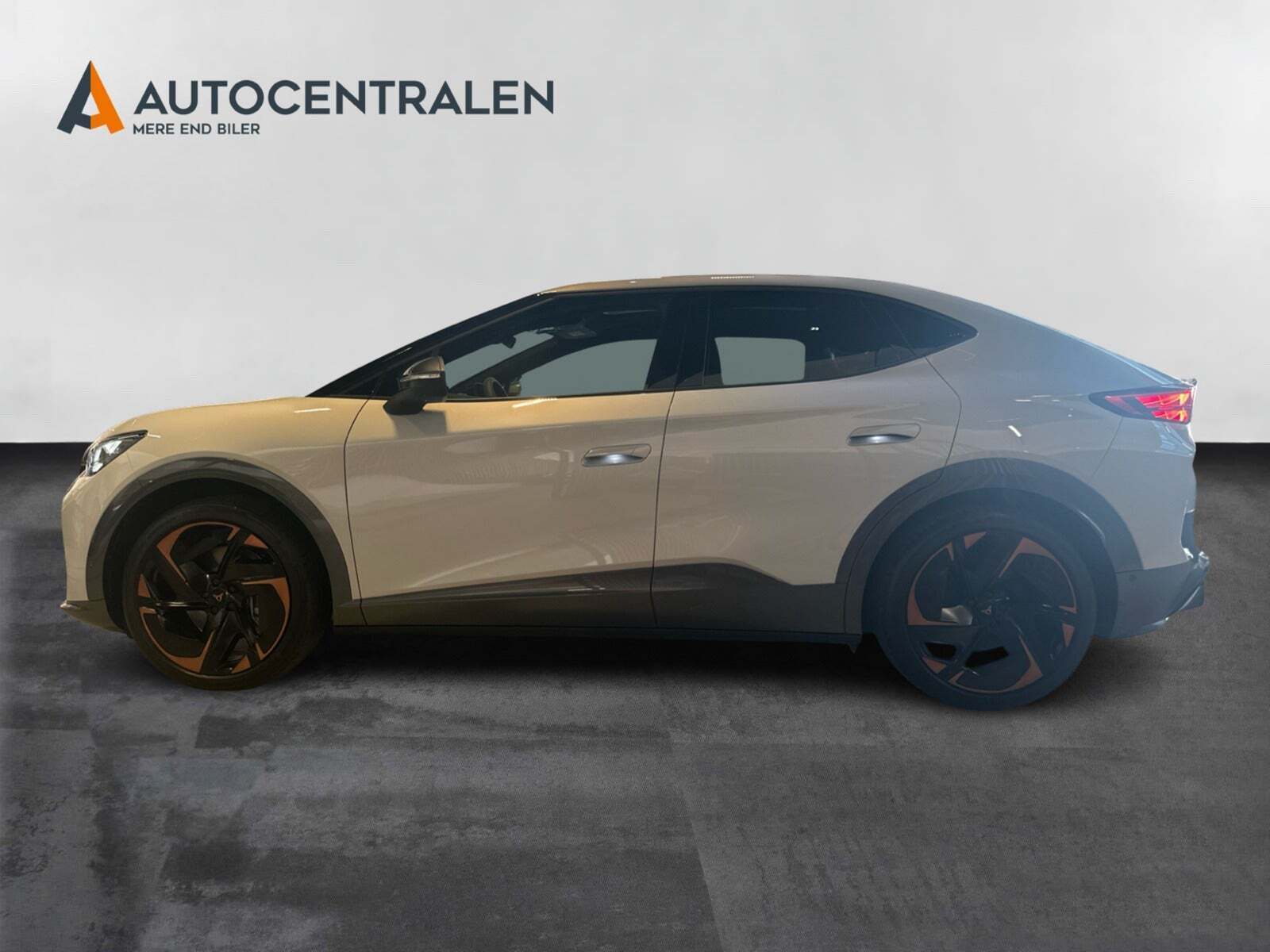 Hvid Cupra Tavascan fra 2025