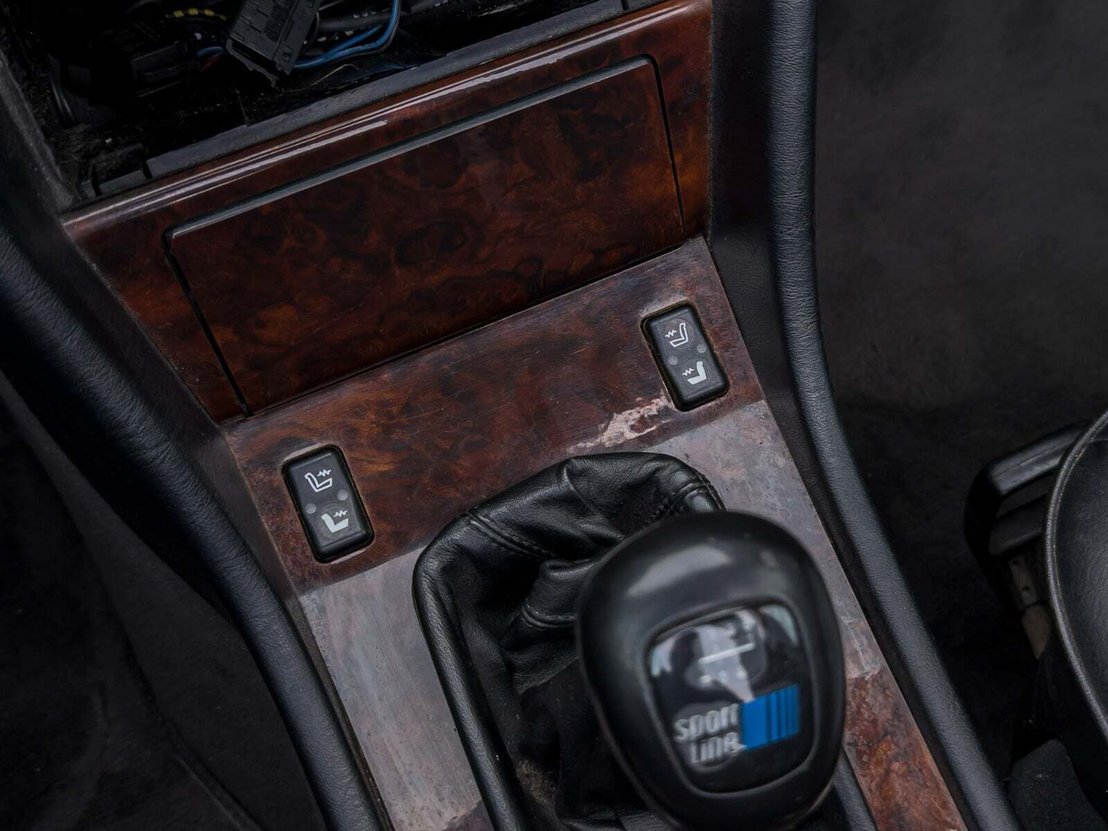 Sort Mercedes E220 fra 1994