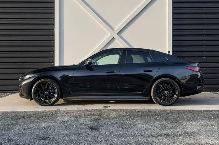 Sort BMW i4 fra 2025