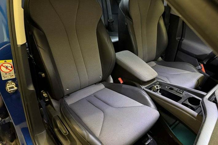 Blå Skoda Enyaq fra 2022