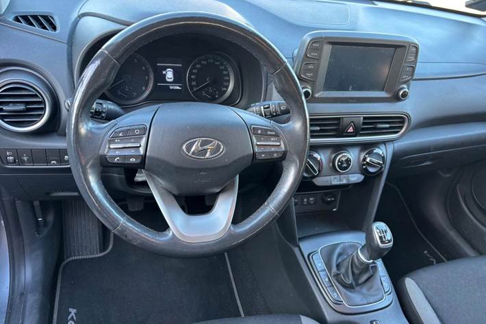 Blå Hyundai Kona fra 2018