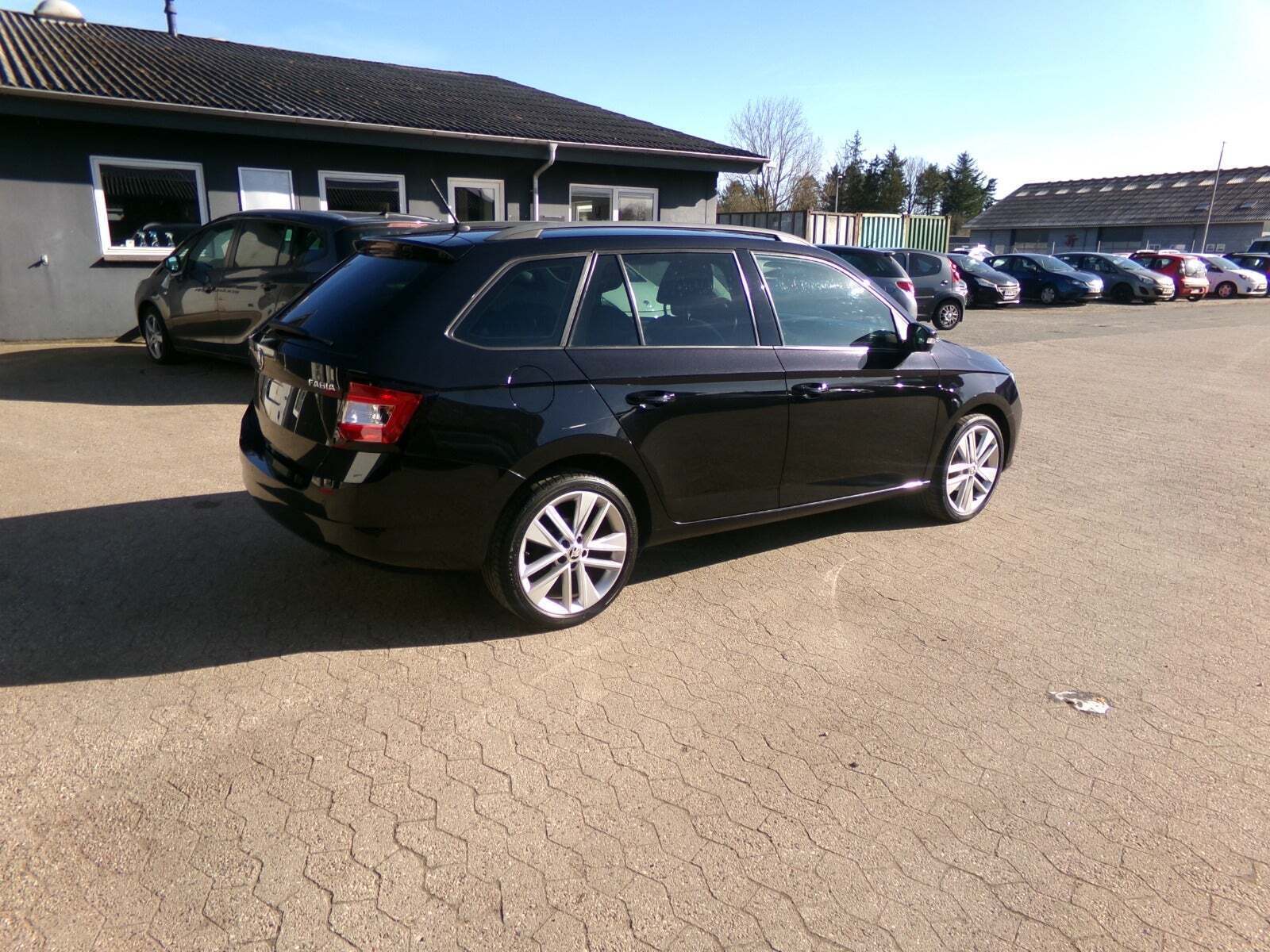 Sort Skoda Fabia fra 2018