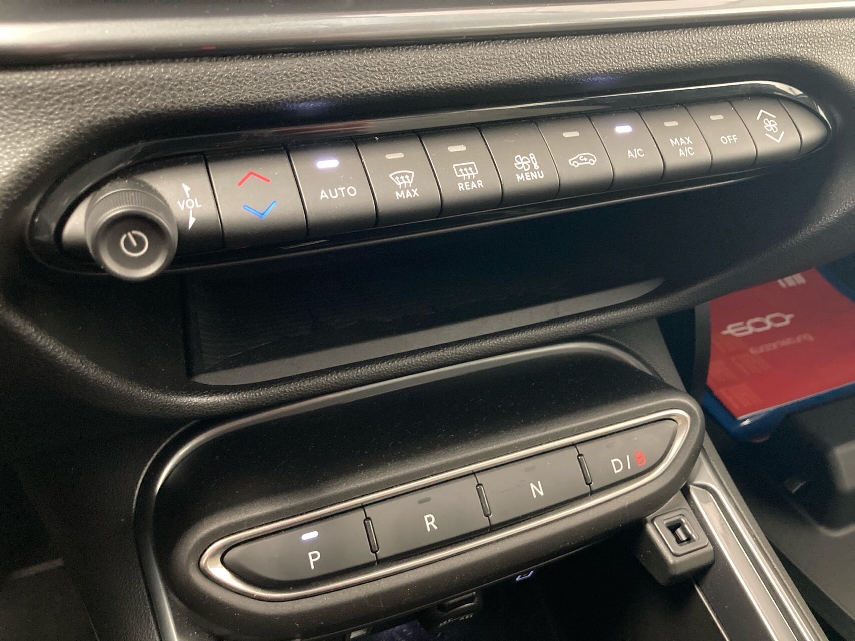 Blå Fiat 600e fra 2025