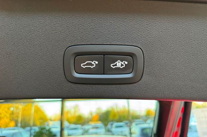 Grå Volvo C40 fra 2023