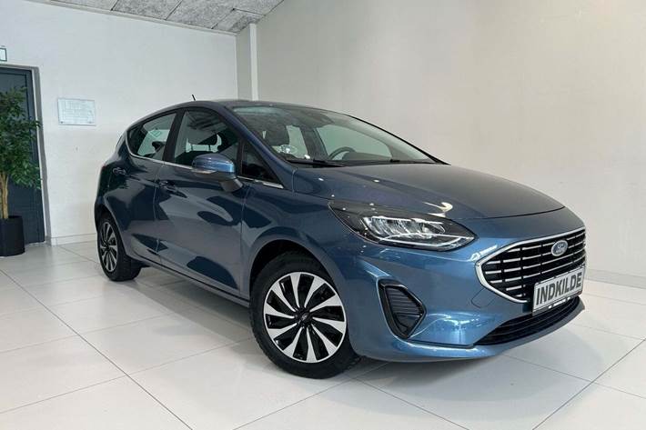 Blå Ford Fiesta fra 2023