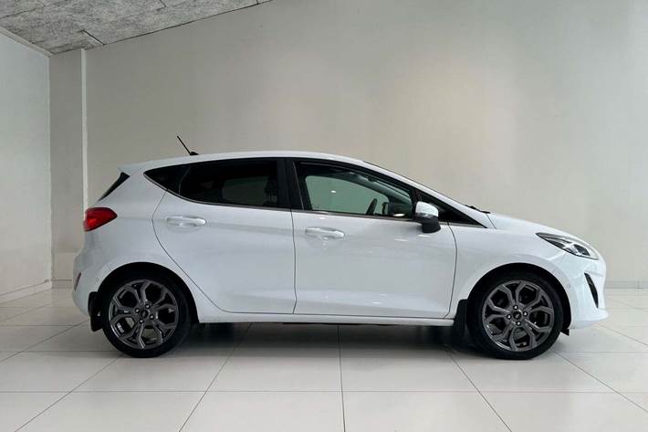 Hvid Ford Fiesta fra 2020