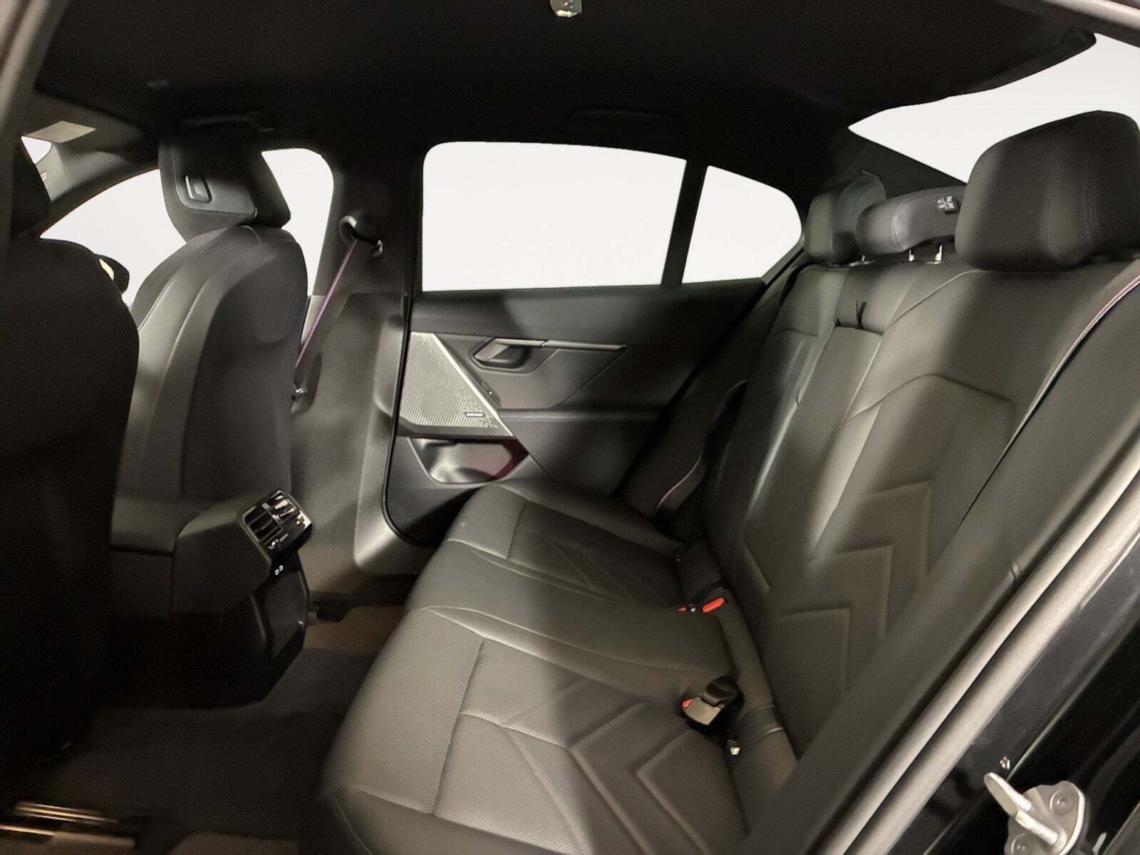 Sort BMW 550e fra 2024