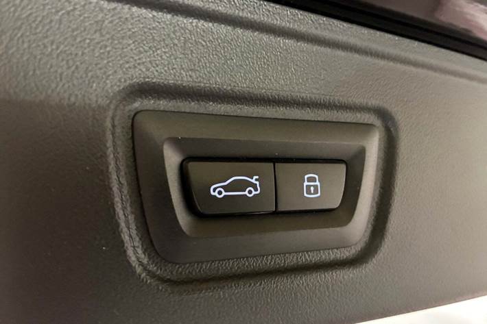Sort BMW i5 fra 2025