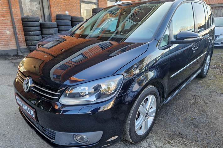 Sort VW Touran fra 2014