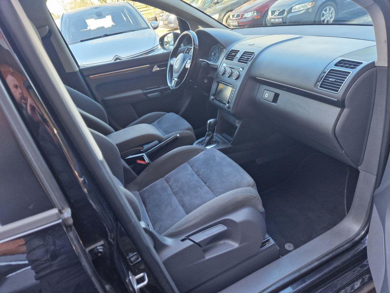 Sort VW Touran fra 2014