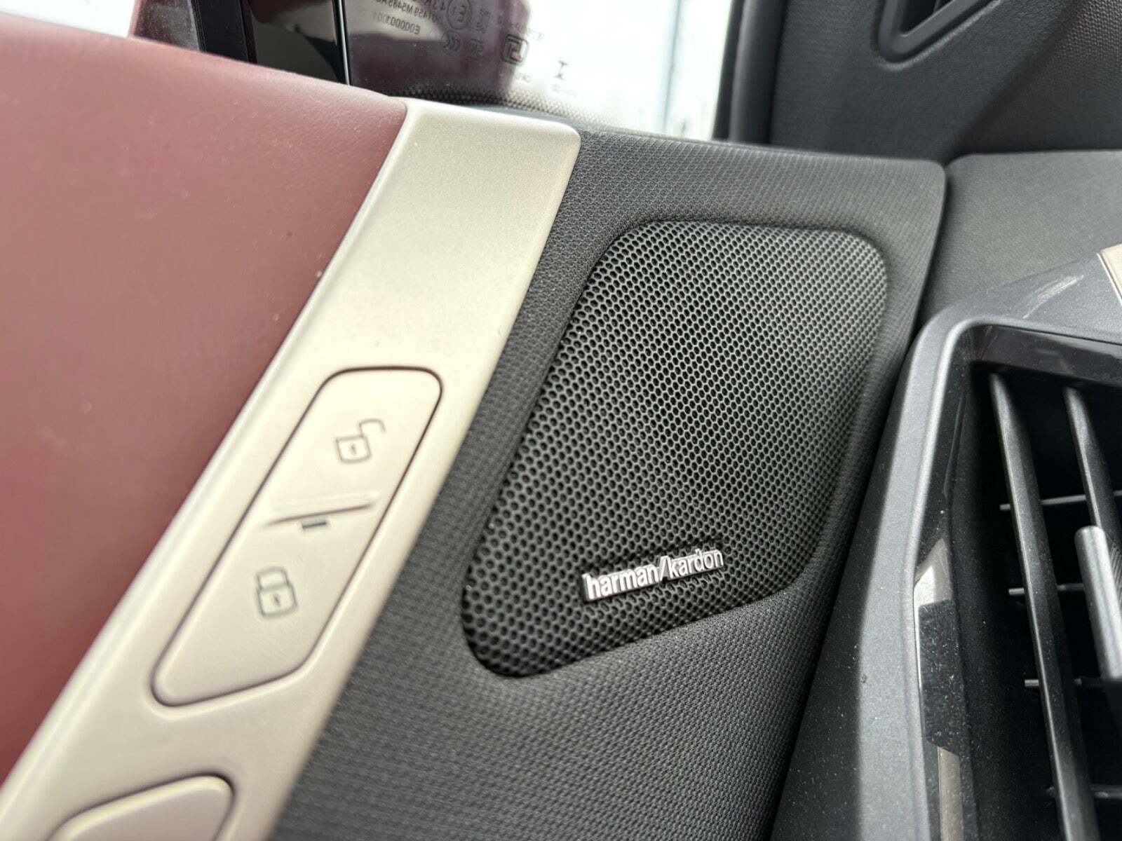 Grå BMW iX fra 2021