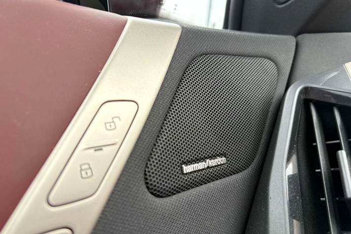 Grå BMW iX fra 2021