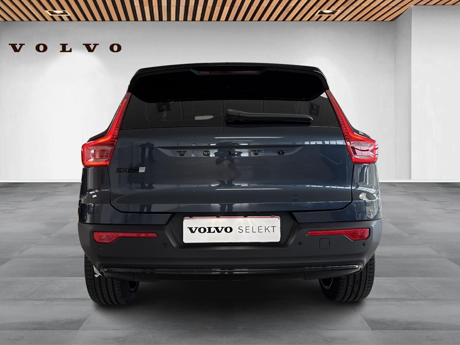 Volvo EX40 Extended Range Black Edition