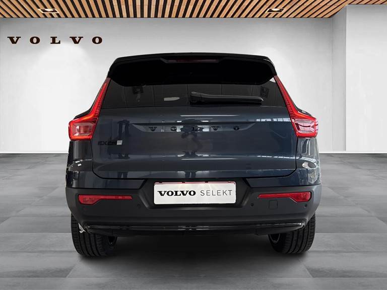 Volvo EX40 Extended Range Black Edition