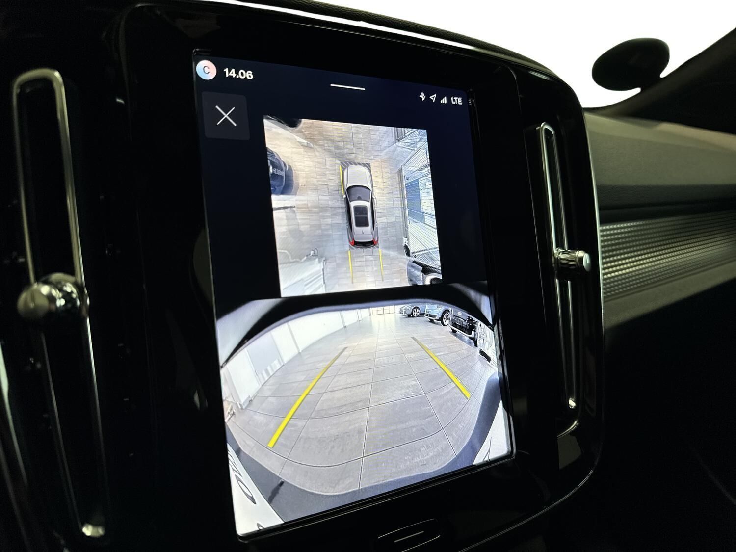 Blå Volvo EX40 fra 2026