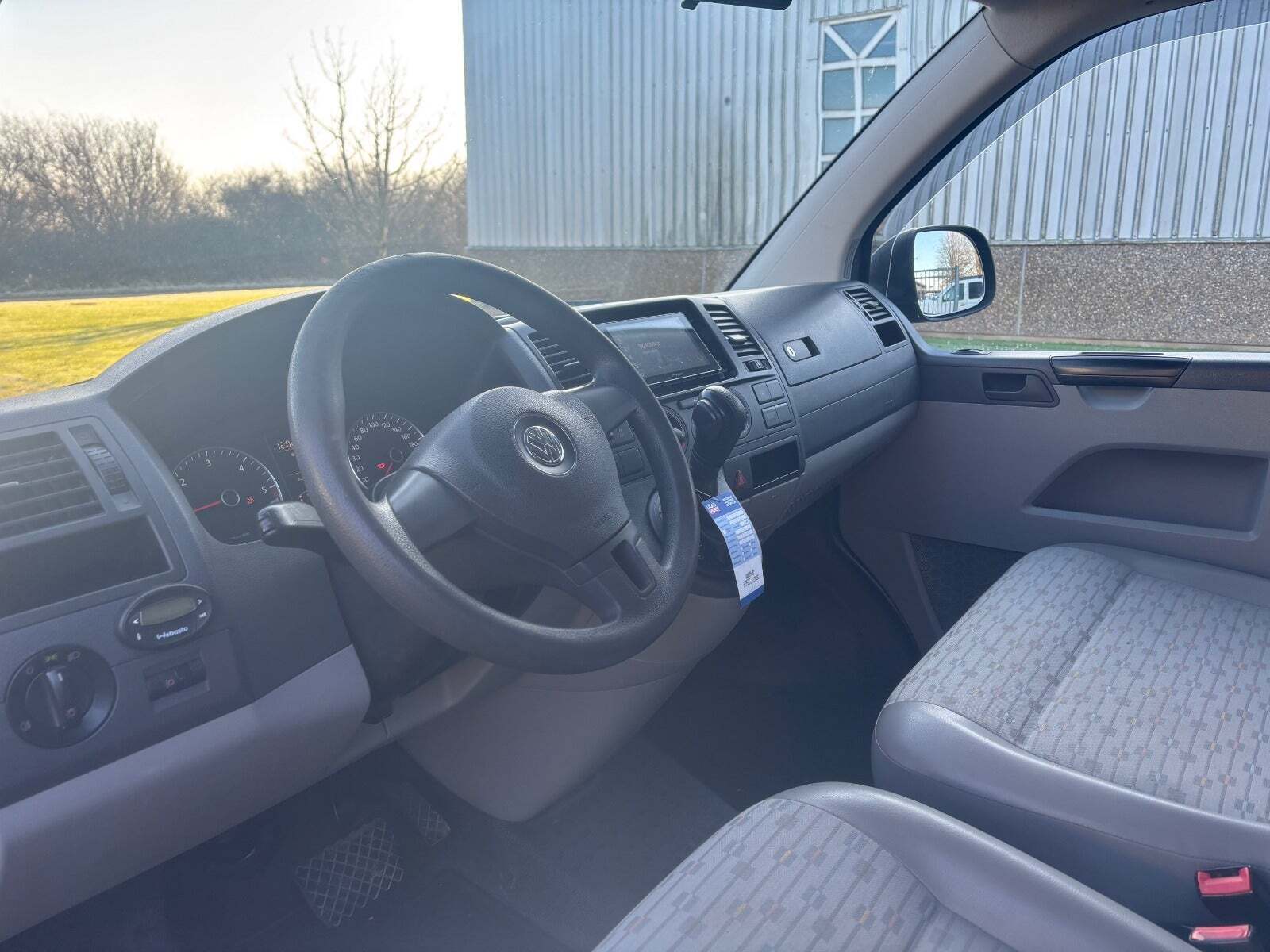 VW Transporter 2,0 TDi 140 Kassevogn kort