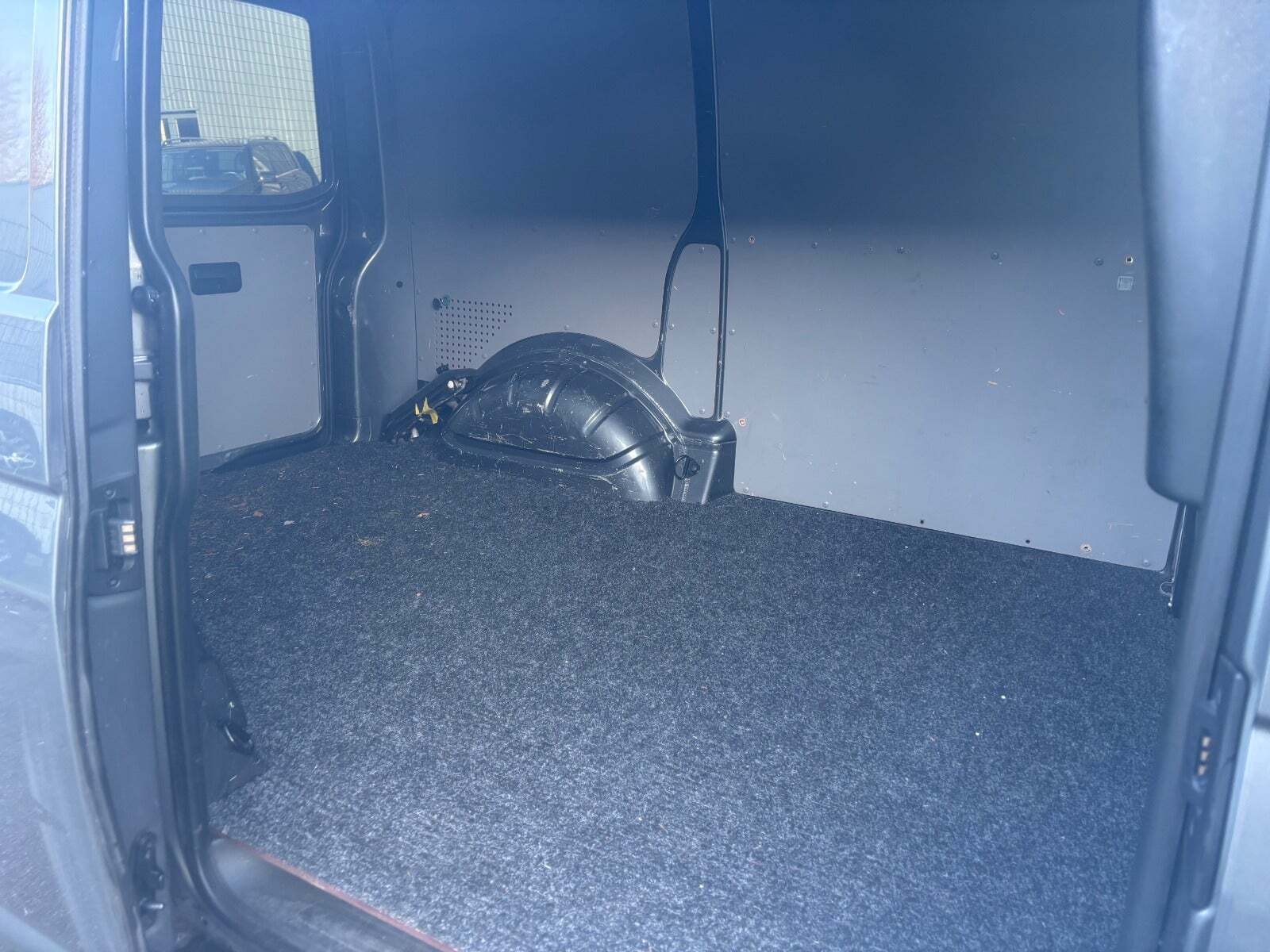 Sort VW Transporter fra 2012