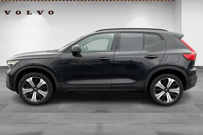 Sort Volvo XC40 fra 2023