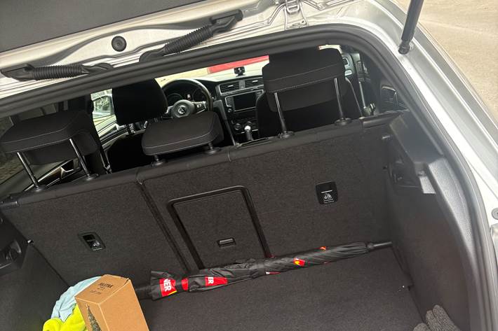 Sølv VW Golf VII fra 2016