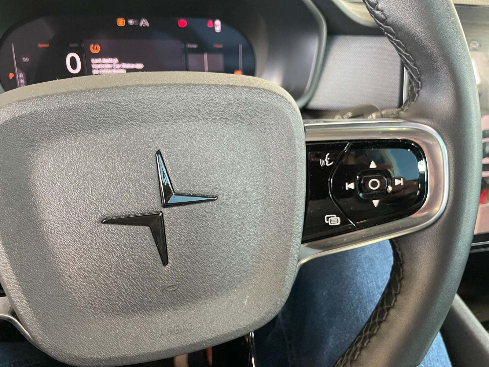 Grå Polestar 2 fra 2023