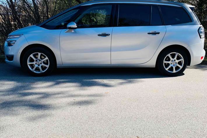 Grå Citroën Grand C4 Picasso fra 2014