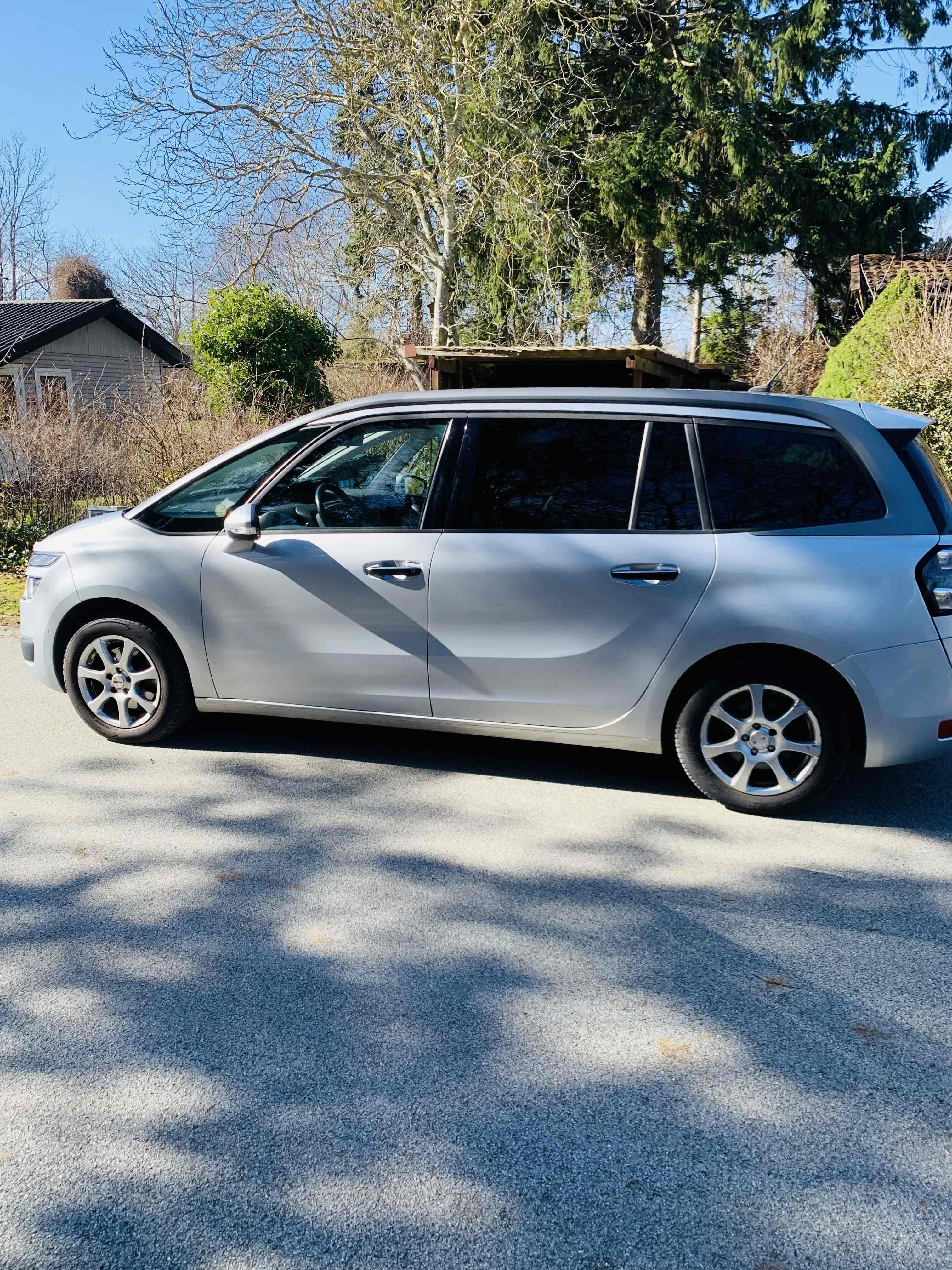 Grå Citroën Grand C4 Picasso fra 2014