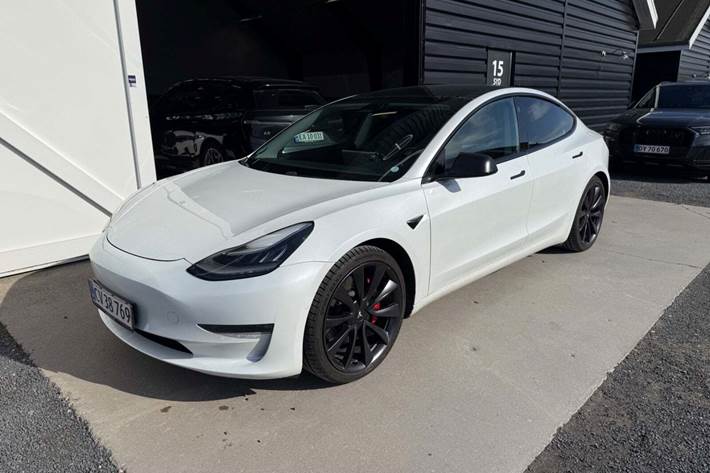 Hvid Tesla Model 3 fra 2020