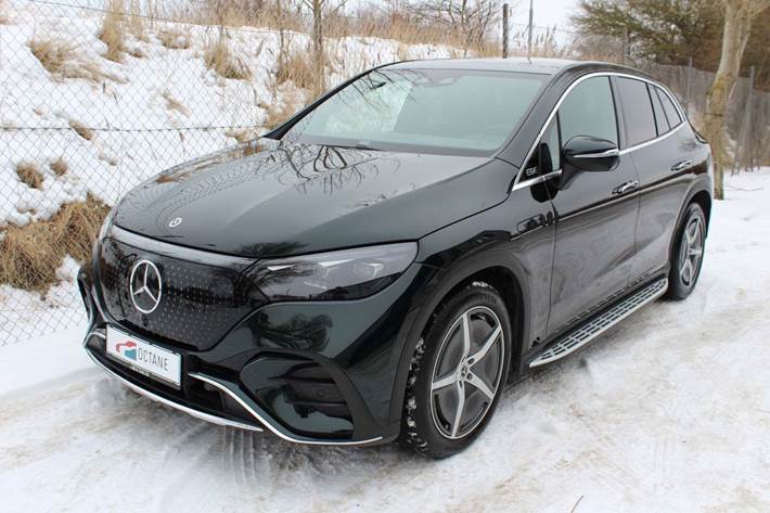 Grøn Mercedes EQE350 SUV fra 2025